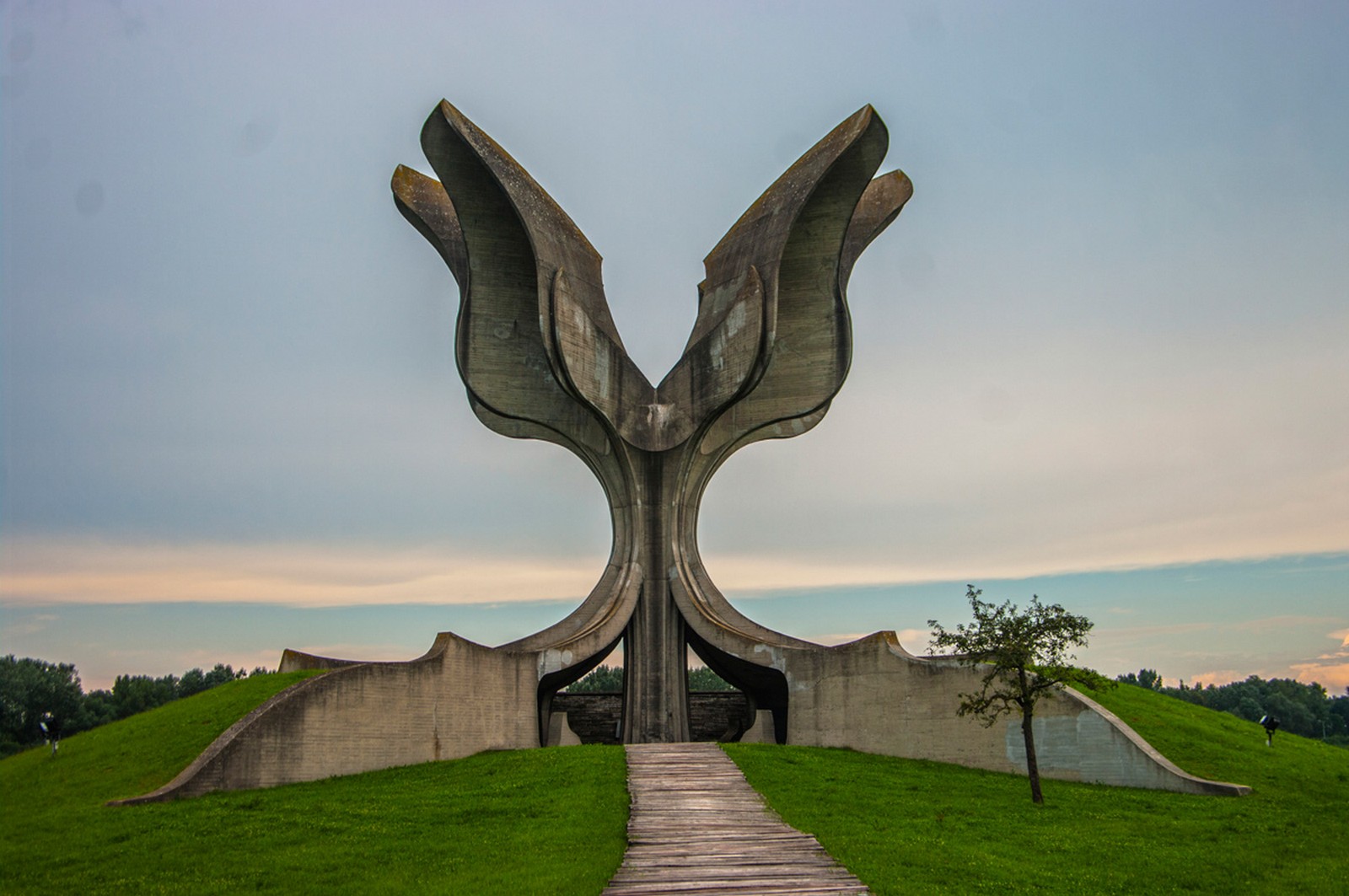 SPOMEN PODRUČJE JASENOVAC