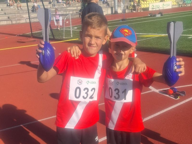 Šest odličja za atletičare JAK-a Jasenovac na mitingu „Jernejevo 26“